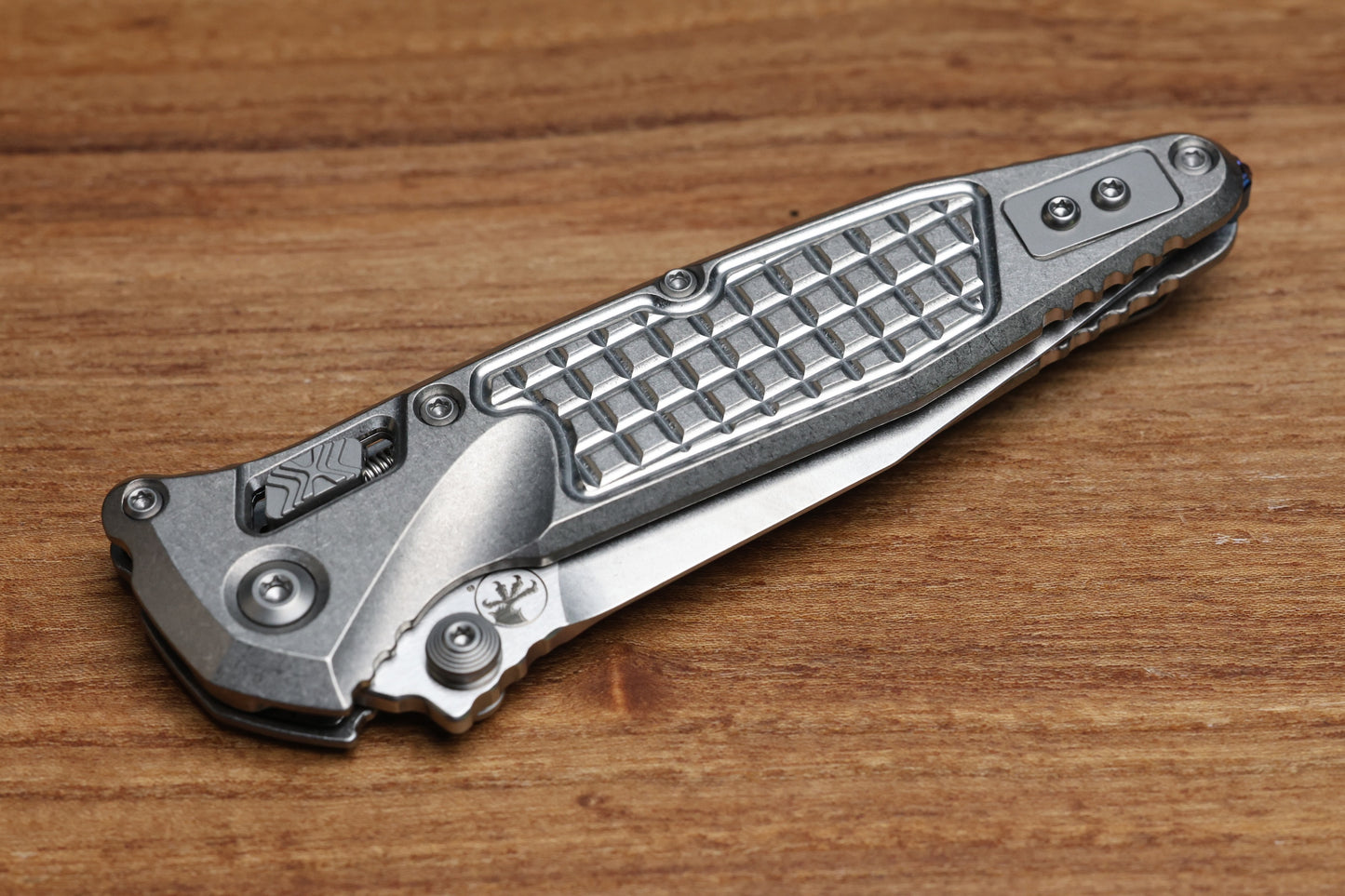 MICROTECH MARFIONE SELECT SOCOM RAM-LOK TITANIUM FRAG HANDLES W/ BLUE ACCENTS & SPEAR POINT STONEWASH M390MK 160RL-10FRSMS3