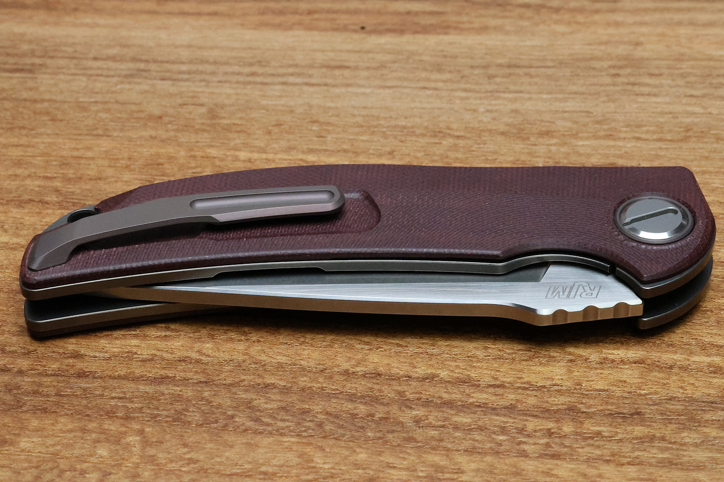 SHIROGOROV “LIMITED EDITION” RJ MARTIN DESIGN SOFT OVERKILL – M398 BLADE – MAROON CANVAS MICARTA HANDLE – RBS