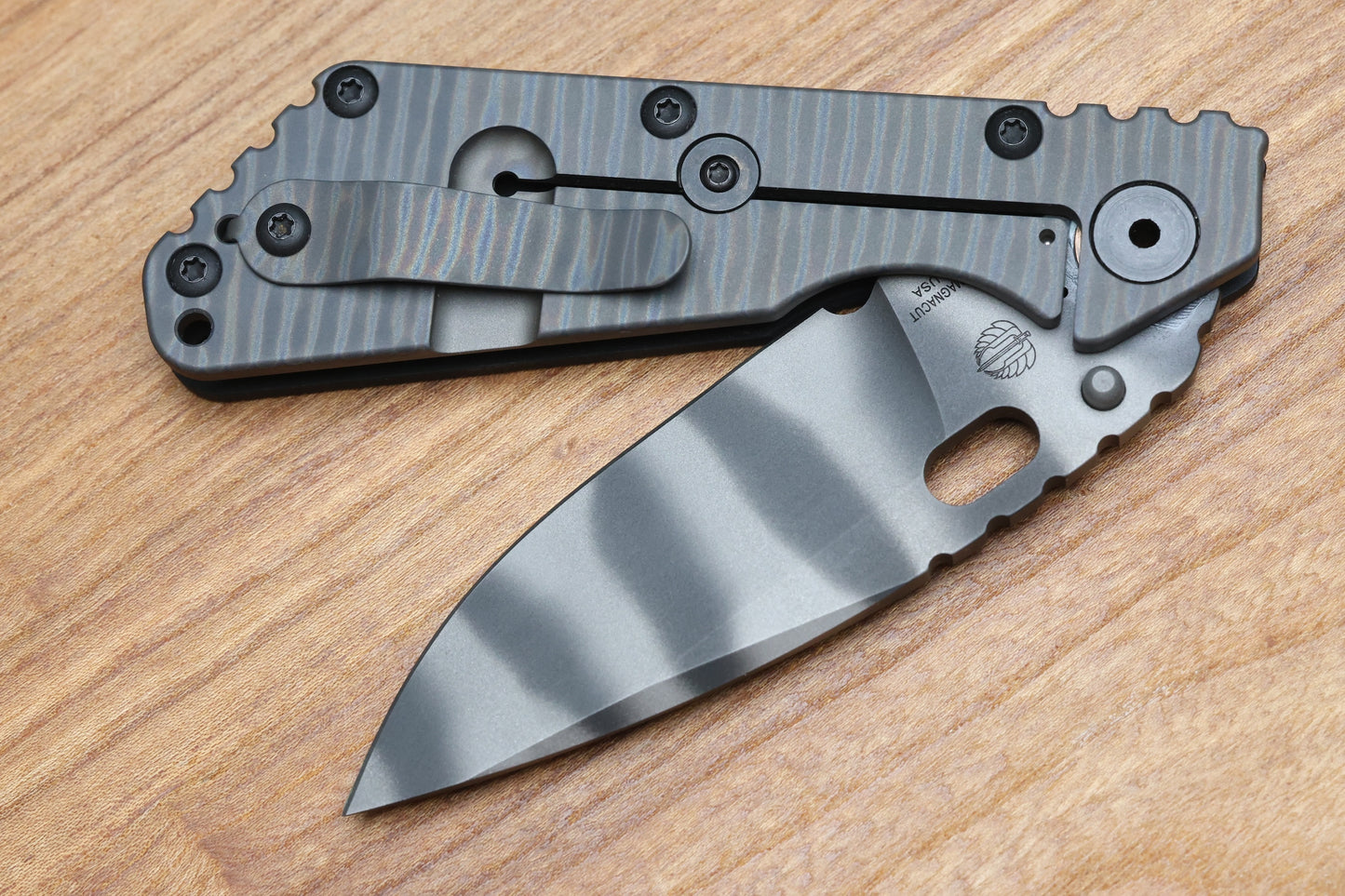 STRIDER KNIVES - SMF - FLAG PATTERN - TIGER STRIPE MAGNACUT