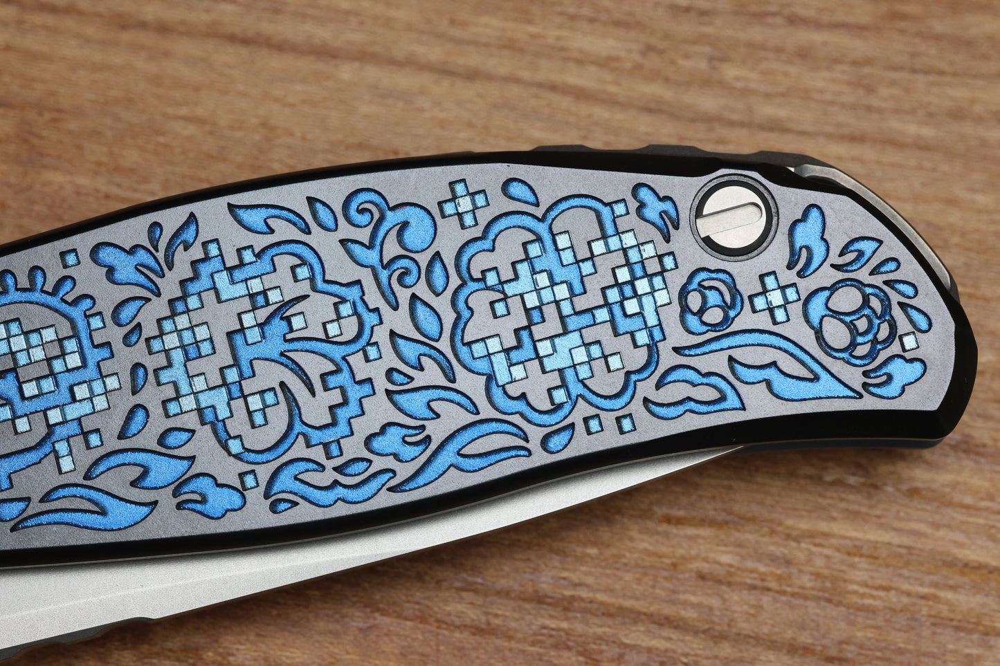 SHIROGOROV KNIVES / TI2 DESIGN F95 BLACK HULA "BLUE PIXELATED FLOWER" - M390 BLADE - MRBS