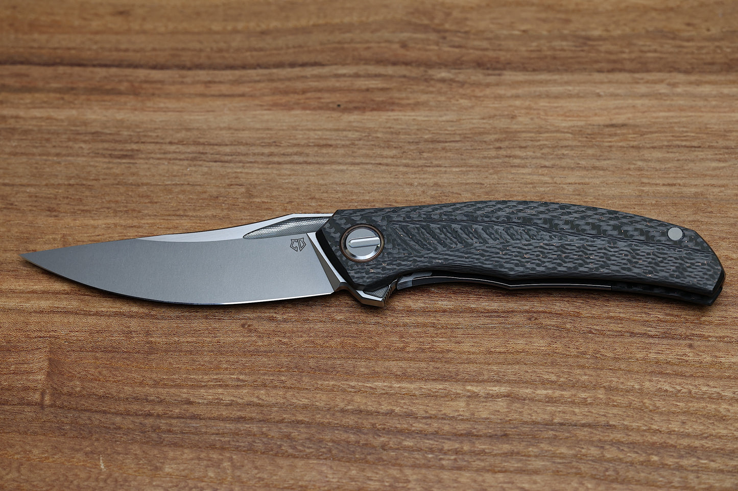 SHIROGOROV CUSTOM DIVISION QUANTUM BRONZE – LIGHTNING STRIKE CARBON FIBER HANDLES – VANADIS 10 BLADE – RBS