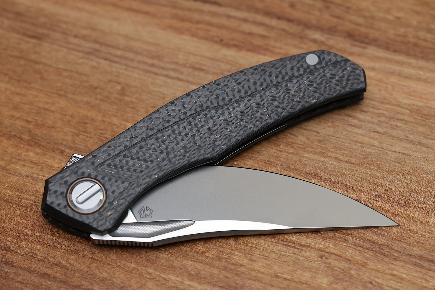 SHIROGOROV CUSTOM DIVISION QUANTUM BRONZE – LIGHTNING STRIKE CARBON FIBER HANDLES – VANADIS 10 BLADE – RBS