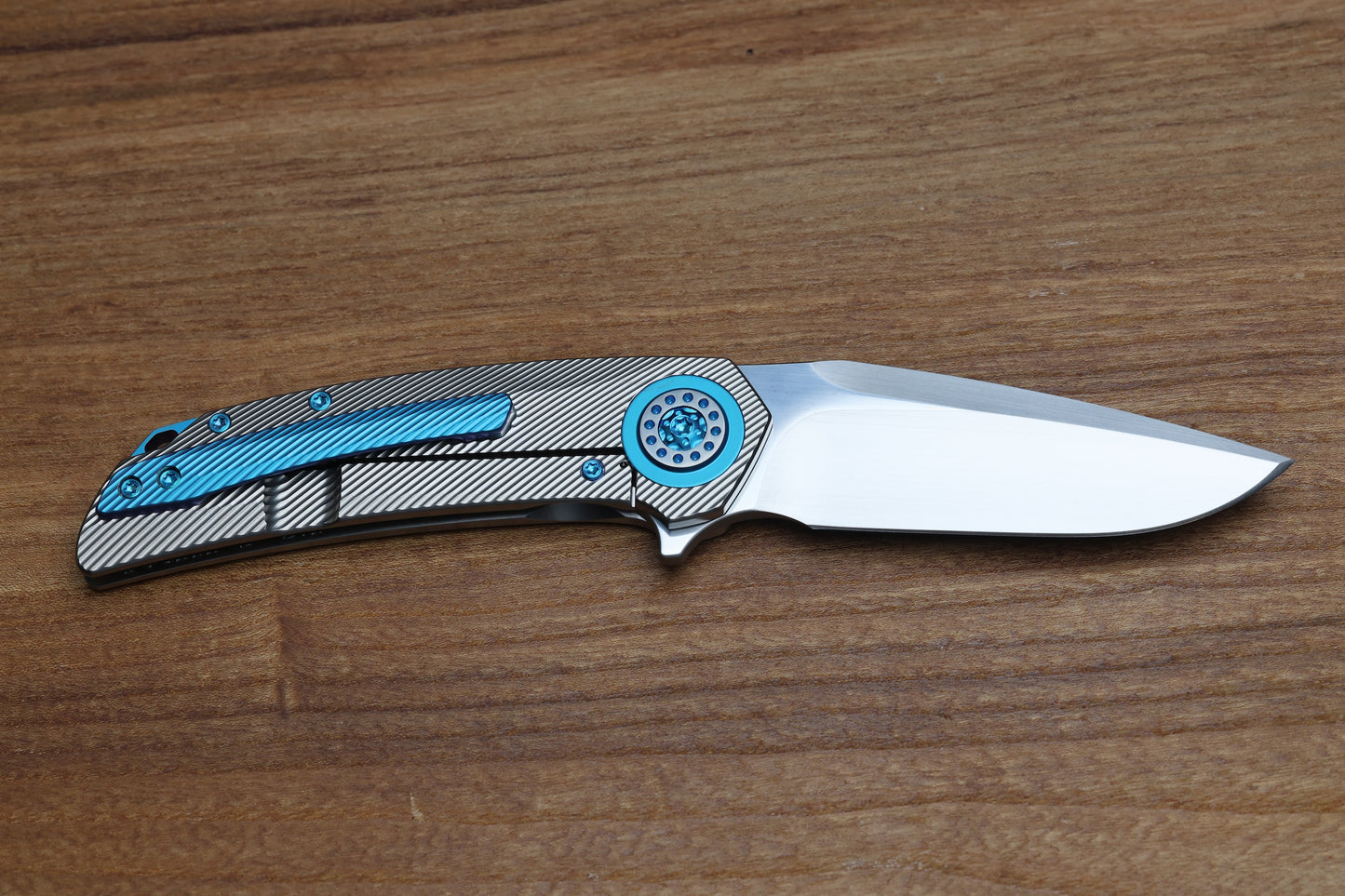 SKIFF MADE BLADES FUGITIVE- CPM154 BLADE, MILLED TITANIUM SCALES, SEA FOAM TI BACKSPACER, PIVOT COLLAR AND CLIP, #201