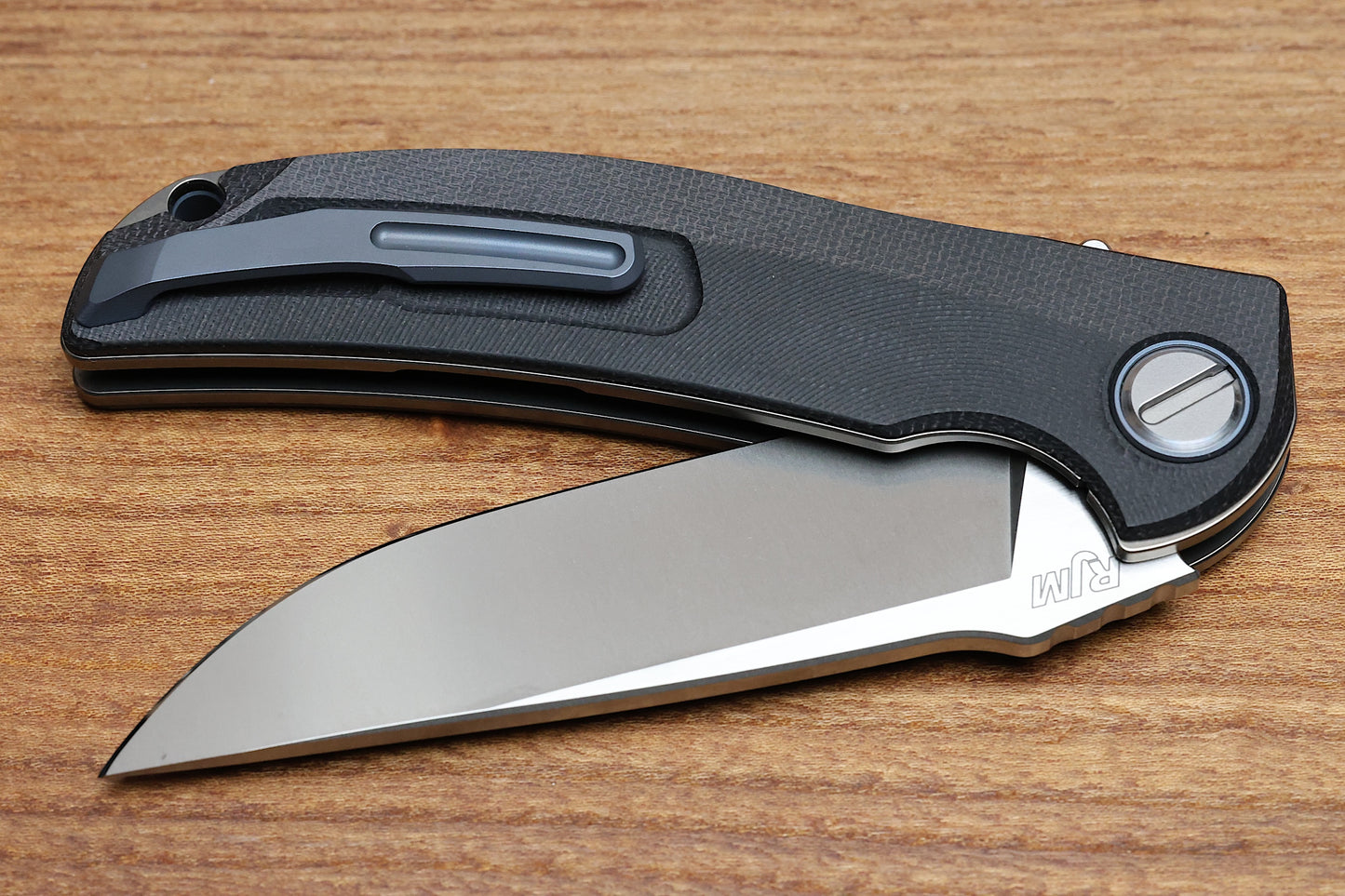 SHIROGOROV “LIMITED EDITION” RJ MARTIN DESIGN SOFT OVERKILL – M398 BLADE – BLACK CANVAS MICARTA HANDLE – RBS