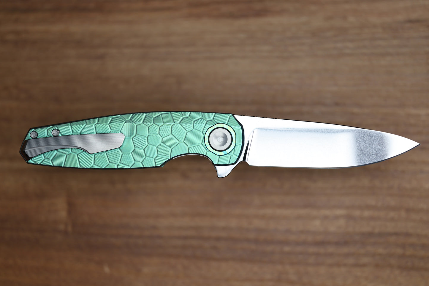 HOLT BLADEWORKS MORPHEUS - BURNISHED ANO TURTLE TITANIUM PATTERN WITH UDDEHOLM VANAX SUPERCLEAN BLADE #1925