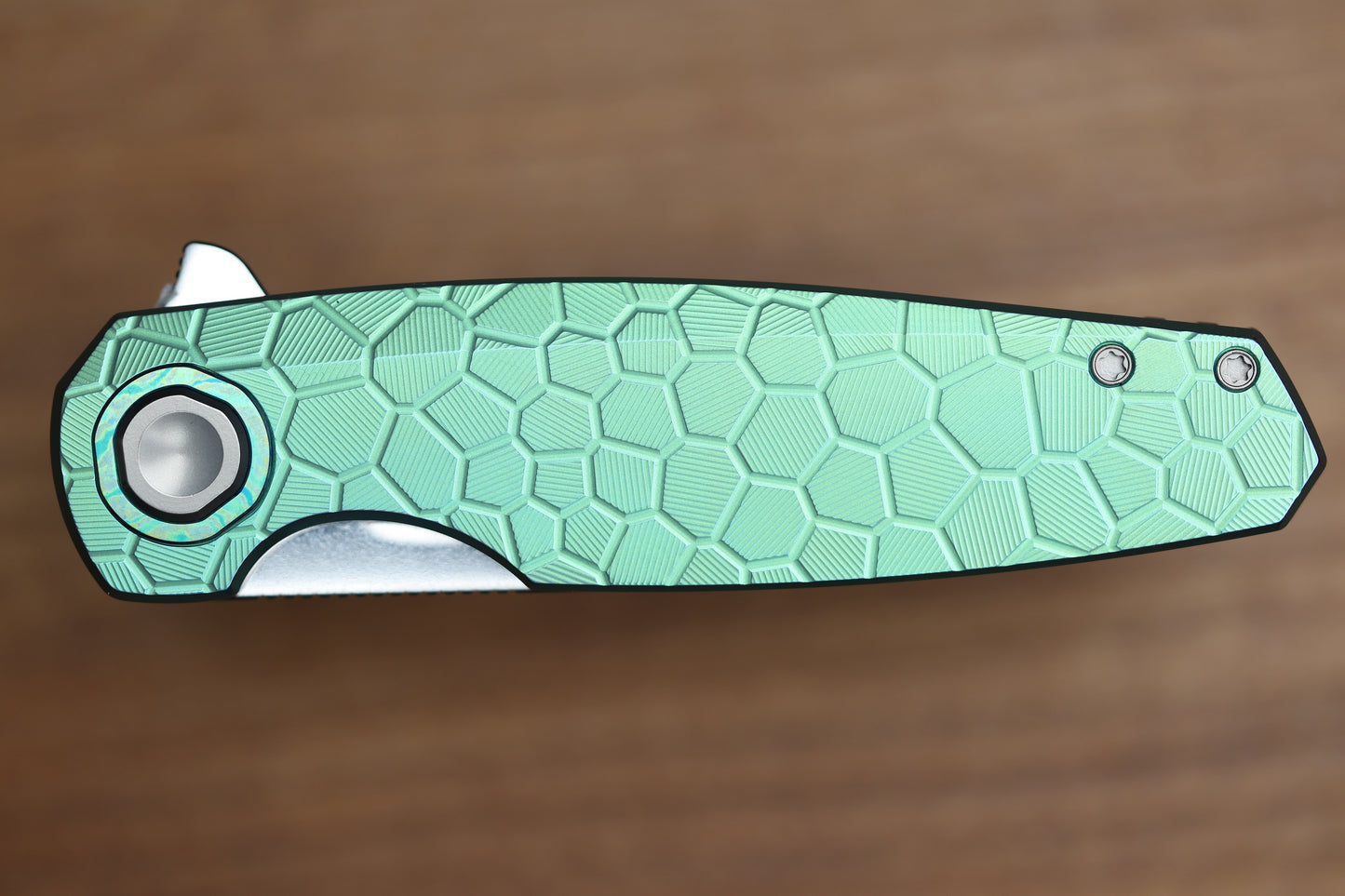 HOLT BLADEWORKS MORPHEUS - BURNISHED ANO TURTLE TITANIUM PATTERN WITH UDDEHOLM VANAX SUPERCLEAN BLADE #1925