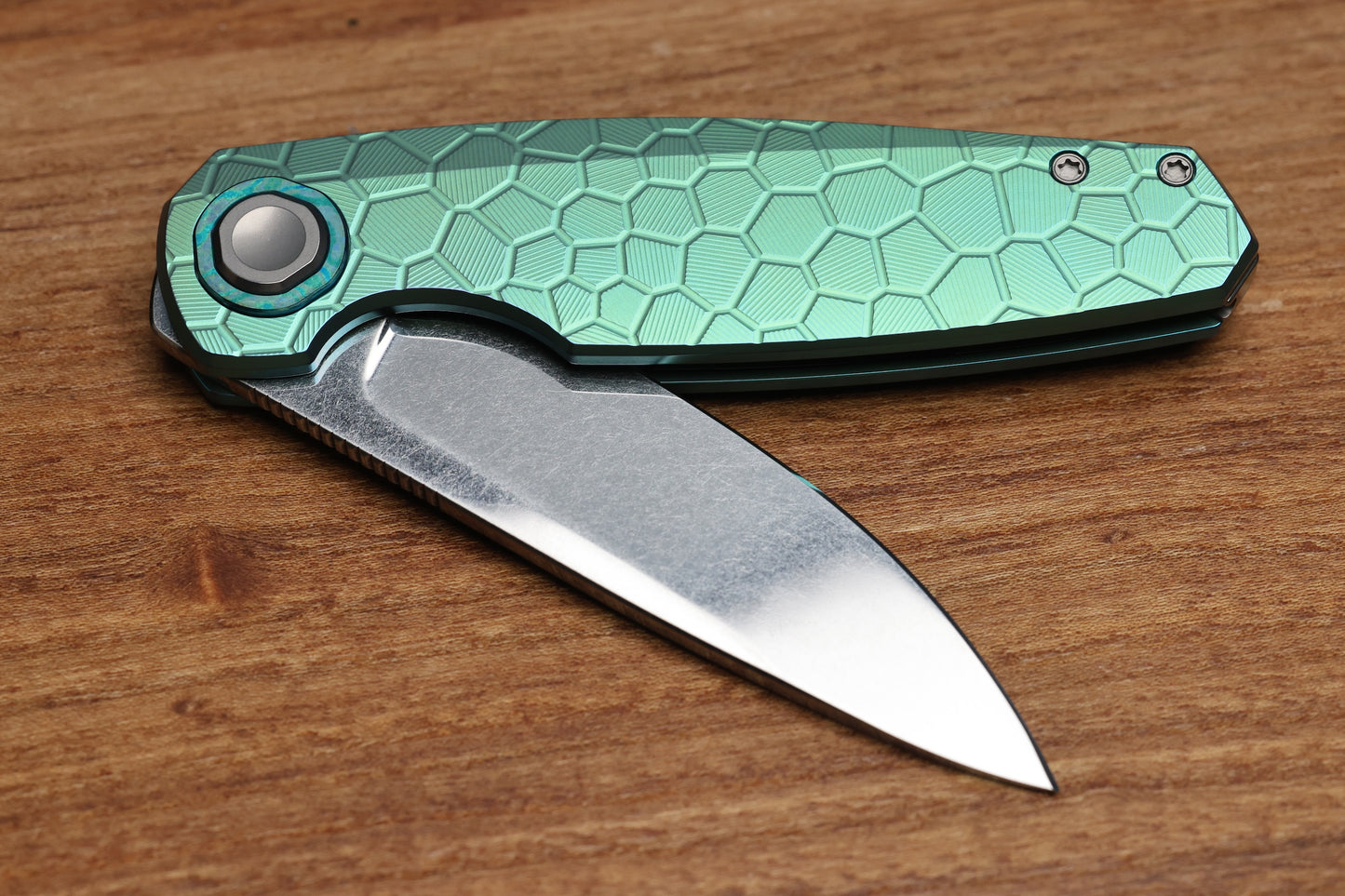 HOLT BLADEWORKS MORPHEUS - BURNISHED ANO TURTLE TITANIUM PATTERN WITH UDDEHOLM VANAX SUPERCLEAN BLADE #1925