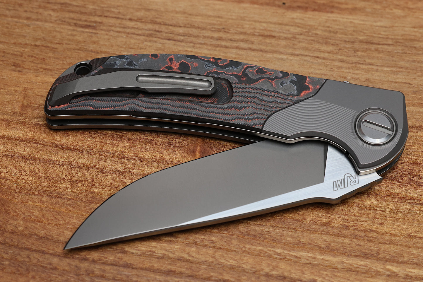 SHIROGOROV “LIMITED EDITION” RJ MARTIN DESIGN RQ36 – TITANIUM/LAVA & ASH CARBOTI HANDLE – S110V BLADE – SRRBS