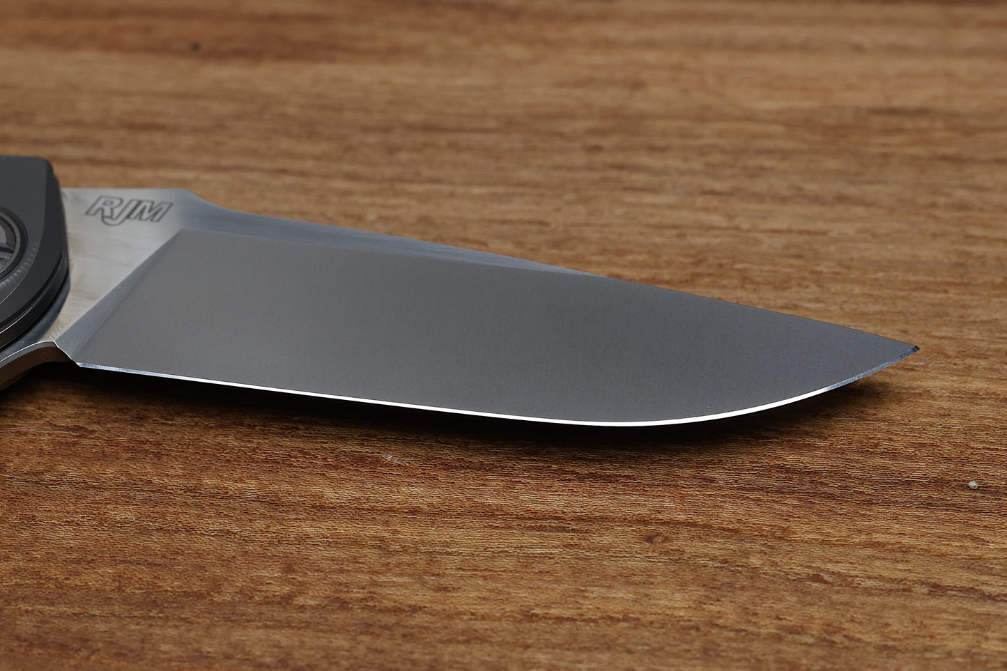 SHIROGOROV “LIMITED EDITION” RJ MARTIN DESIGN RQ36 – TITANIUM/LAVA & ASH CARBOTI HANDLE – S110V BLADE – SRRBS