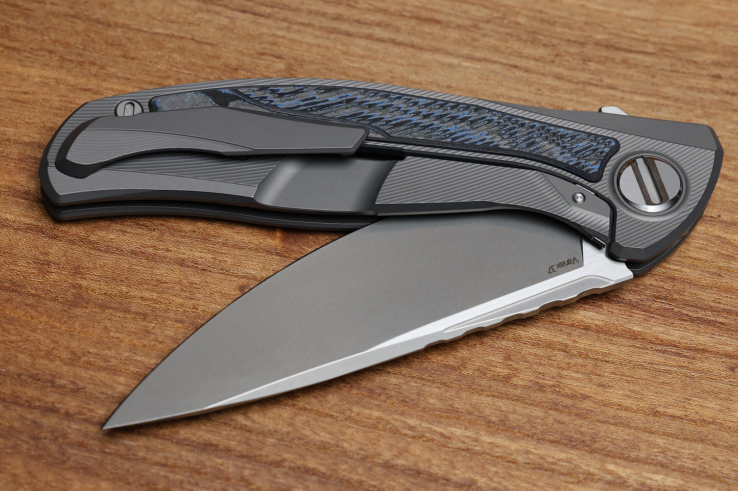 SHIROGOROV CUSTOM DIVISION F95NL – ELECTROWEAVE CARBOTI/TITANIUM HANDLE – VANAX 37 BLADE – SRRBS