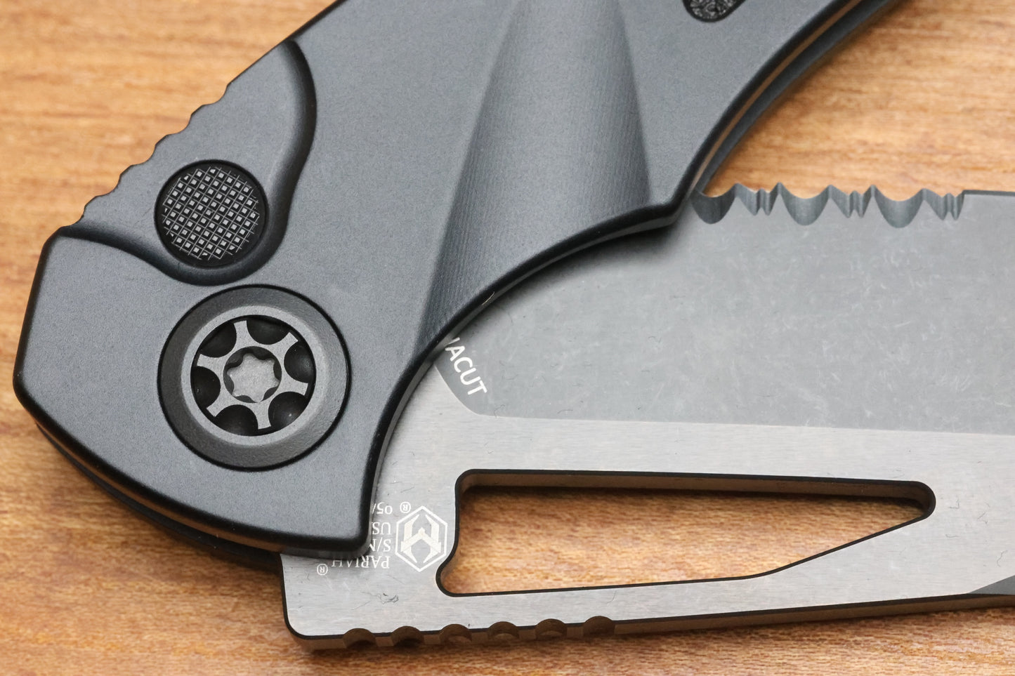 HERETIC KNIVES PARIAH MANUAL - DROP POINT DLC SERRATED TACTICAL H046-6B-T