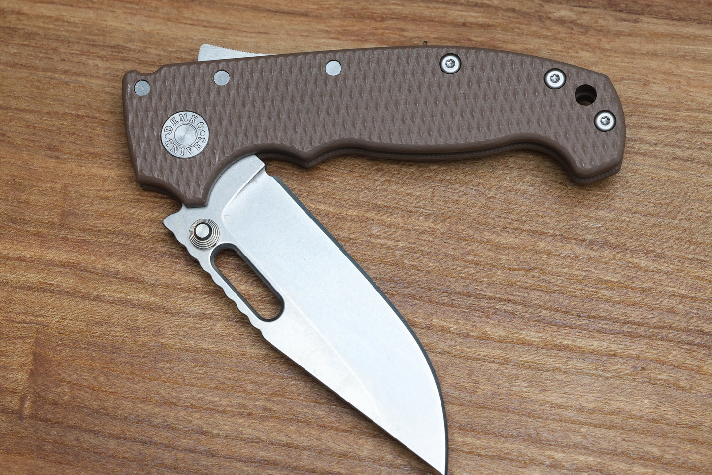 DEMKO KNIVES MG AD20S W/TEXTURED EARTH G10 HANDLE & 20CV CLIP POINT BLADE