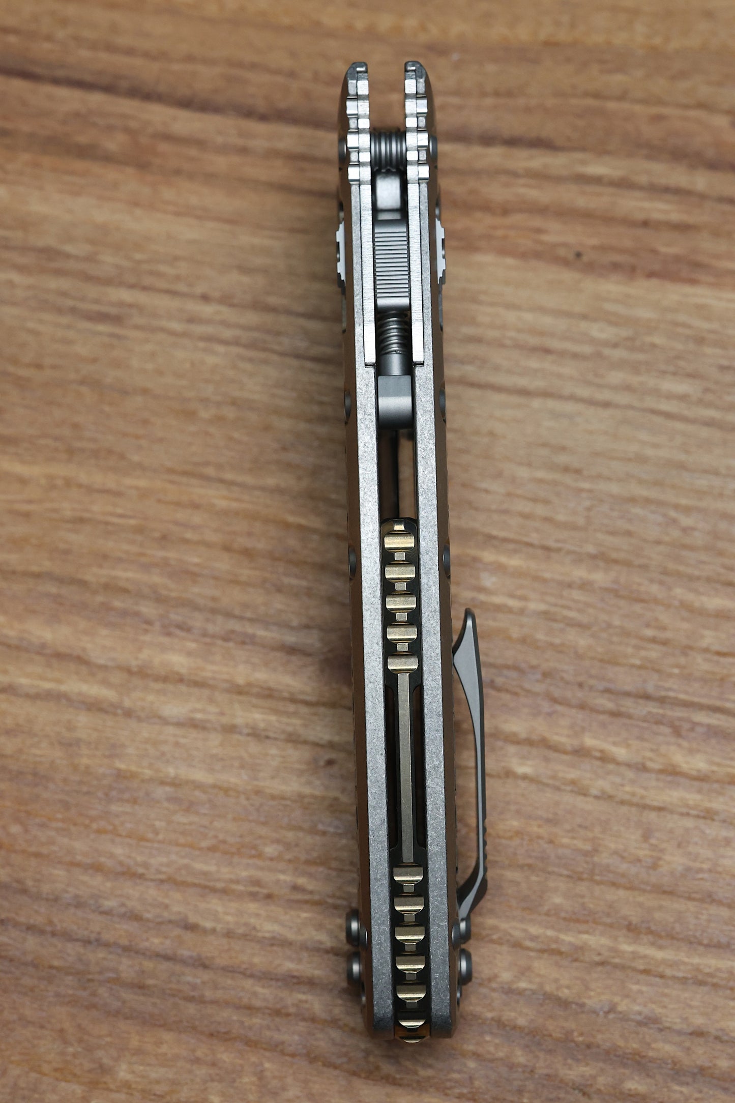 MICROTECH KNIVES "MARFIONE SELECT" AMPHIBIAN - RAM-LOK STONEWASH FINISH FRAG PATTERN TITANIUM W/ BRONZE TITANIUM ACCENT 137RL-10FRMS1