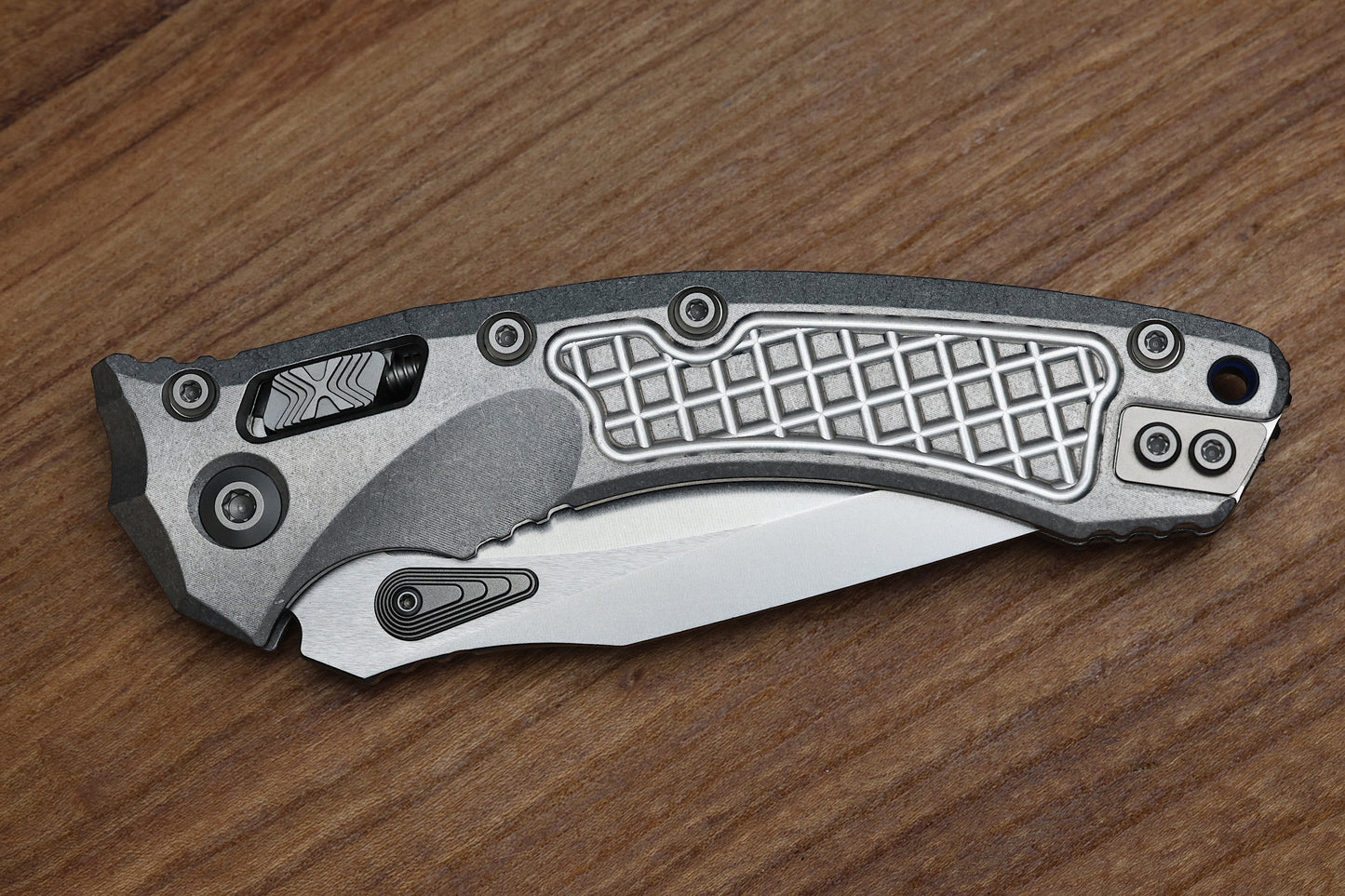 MICROTECH KNIVES "MARFIONE SELECT" AMPHIBIAN - RAM-LOK STONEWASH FINISH FRAG PATTERN TITANIUM W/ BLUE TITANIUM ACCENT 137RL-10FRMS2