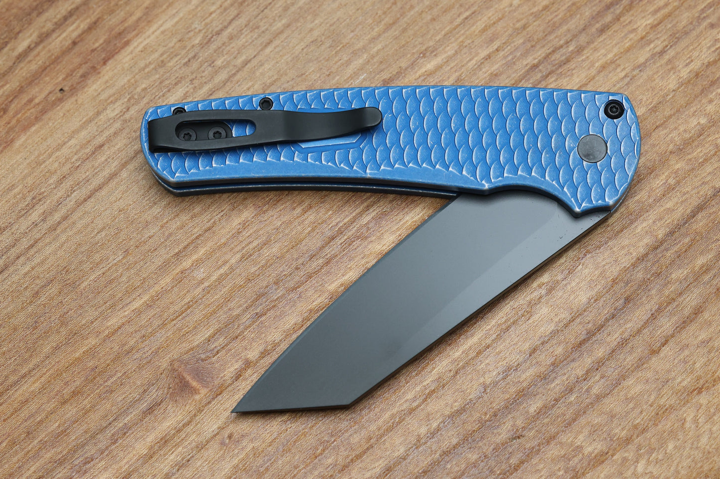 PRO-TECH MALIBU FLIPPER - 5436-BW BLUE LTD - BLUE BATTLEWORN "DRAGON SCALE" TEXTURED HANDLE - DLC BLACK MAGNACUT REVERSE TANTO BLADE