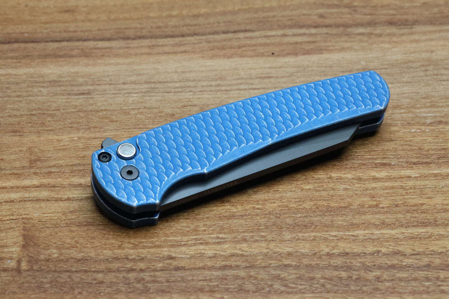 PRO-TECH MALIBU FLIPPER - 5436-BW BLUE LTD - BLUE BATTLEWORN "DRAGON SCALE" TEXTURED HANDLE - DLC BLACK MAGNACUT REVERSE TANTO BLADE