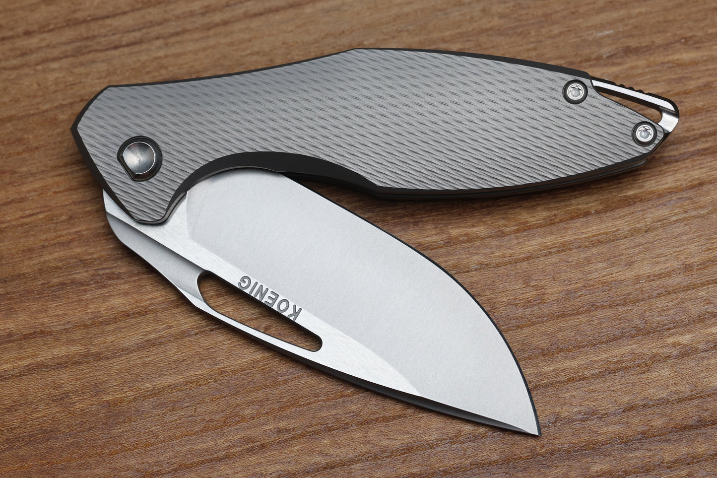 KOENIG KNIVES MINI ARIUS - NON FLIPPER - CORDA TITANIUM HANDLE - SILVER HARDWARE - BURNISHED W/ POLISHED FLATS M390 BLADE