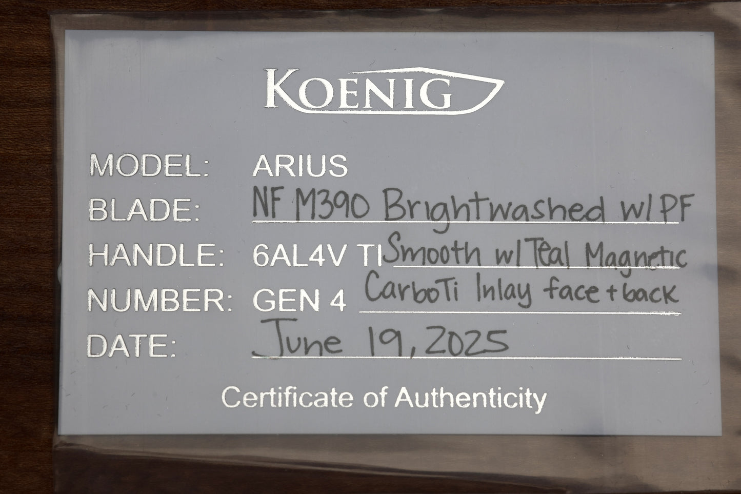 KOENIG KNIVES ARIUS NON-FLIPPER - TEAL MAGNETIC CARBOTI INLAY M390