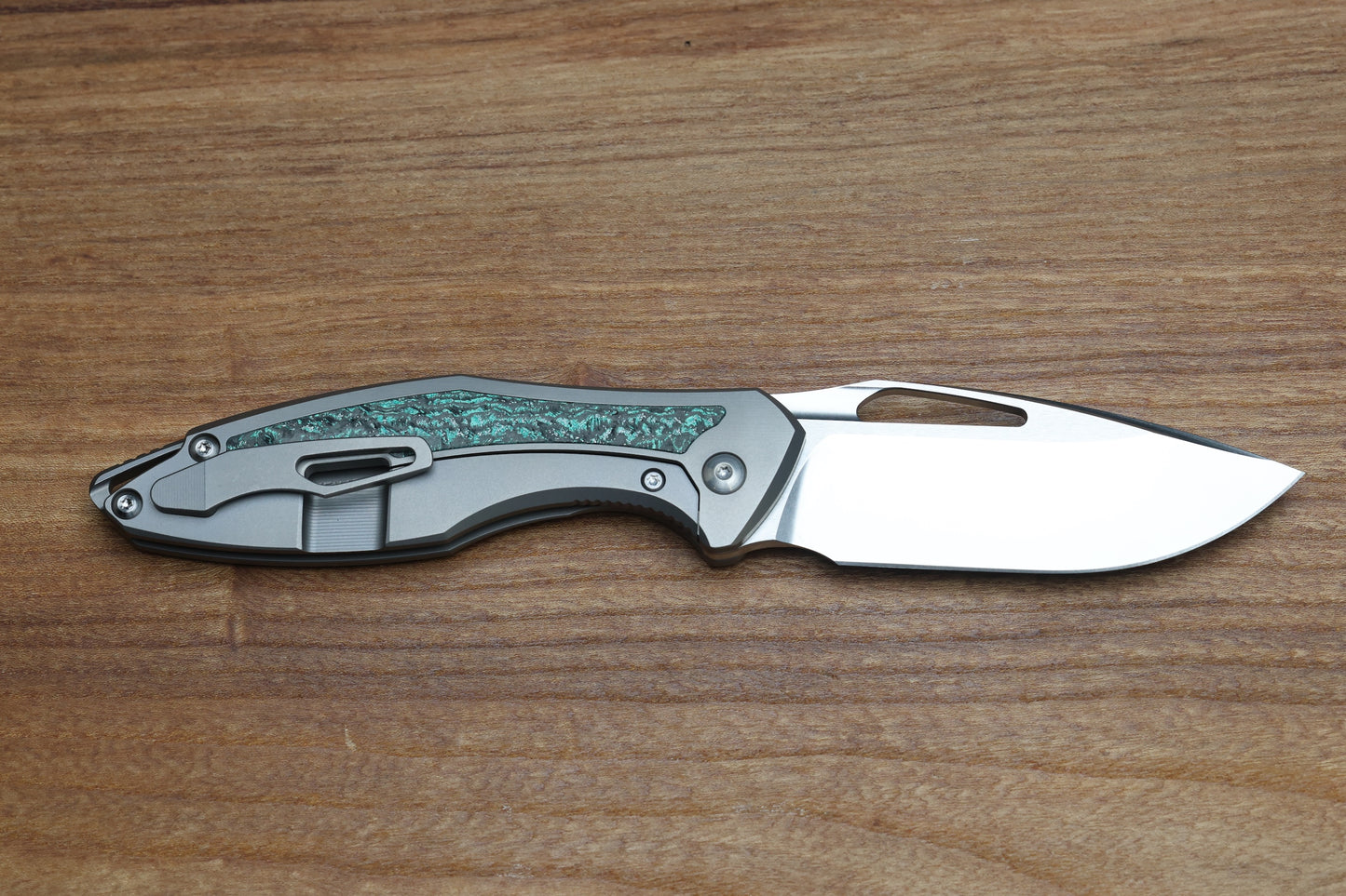 KOENIG KNIVES ARIUS NON-FLIPPER - TEAL MAGNETIC CARBOTI INLAY M390
