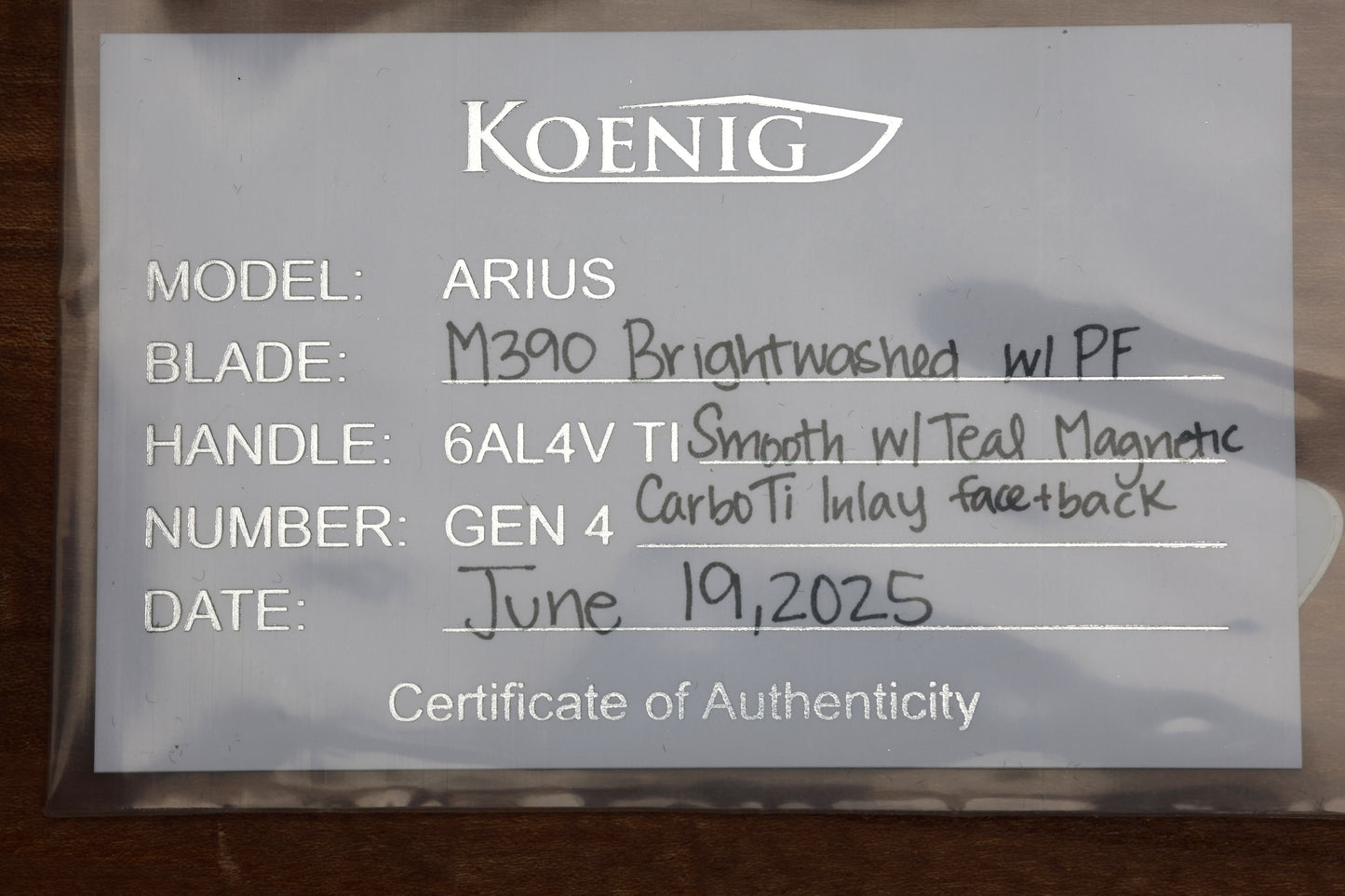 KOENIG KNIVES ARIUS FLIPPER - TEAL MAGNETIC CARBOTI INLAY M390