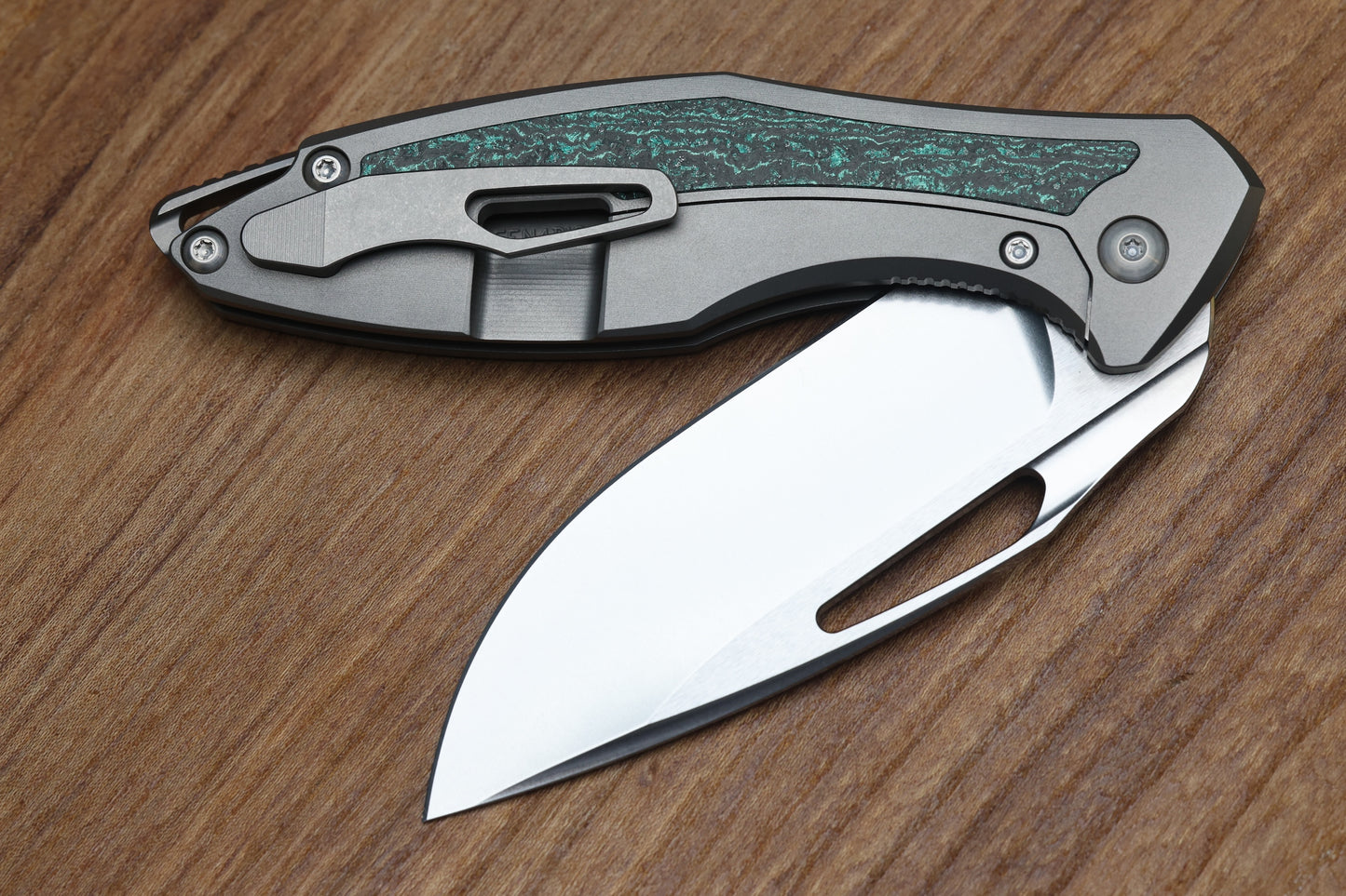 KOENIG KNIVES ARIUS FLIPPER - TEAL MAGNETIC CARBOTI INLAY M390