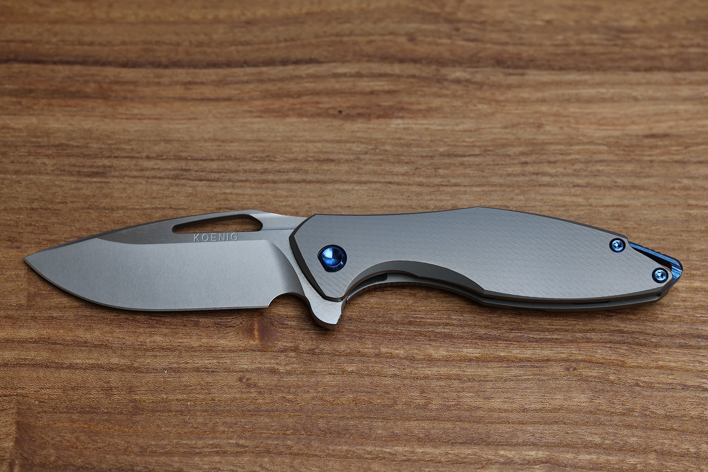 KOENIG MINI ARIUS - CORDA PATTERN - TITANIUM HANDLE - M390 BLADE