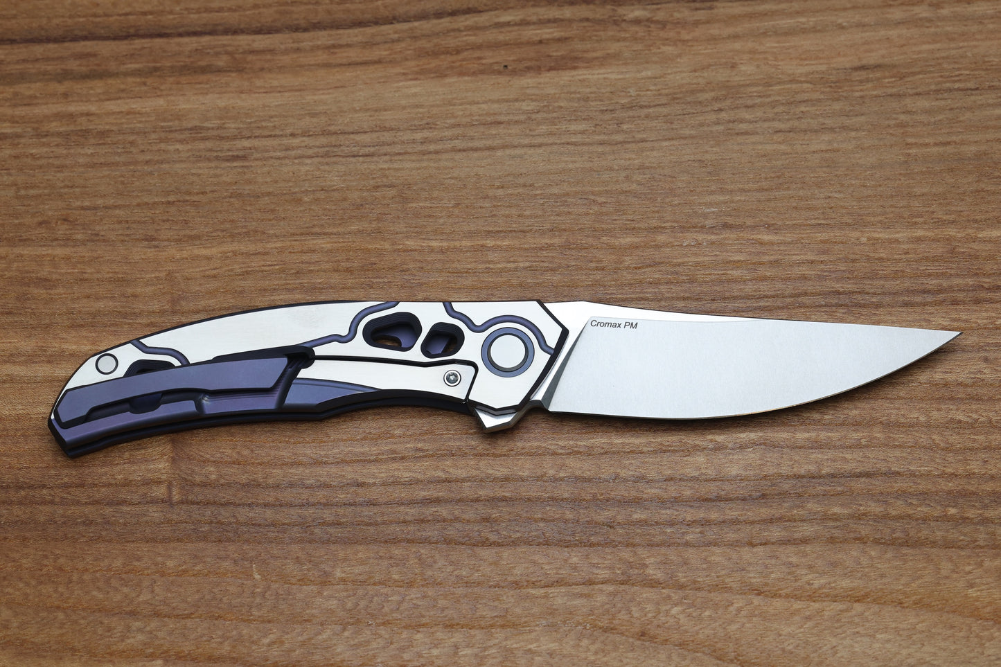 SHIROGOROV KNIVES / ALEXEY KONYGIN COLLABORATION QUANTUM “CYBONIC PLAGUE” – CROMAX PM BLADE - SATIN/PURPLE – MRBS