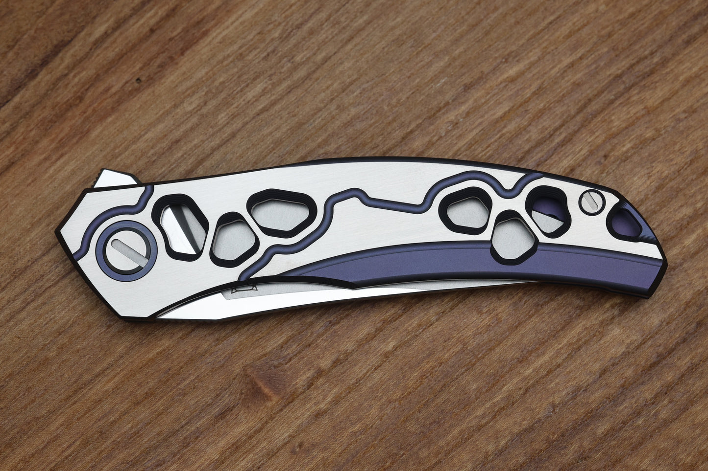 SHIROGOROV KNIVES / ALEXEY KONYGIN COLLABORATION QUANTUM “CYBONIC PLAGUE” – CROMAX PM BLADE - SATIN/PURPLE – MRBS
