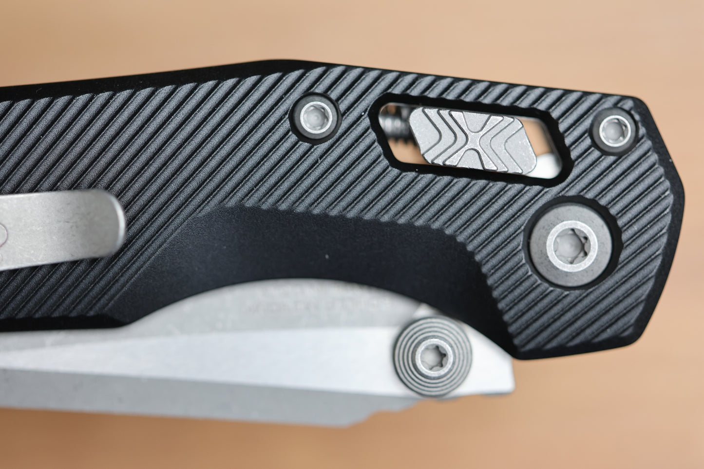 MICROTECH MSI RAM LOK MINI BLACK FLUTED ALUMINUM HANDLES W/ APOCALYPTIC M390MK 210M-10APFL
