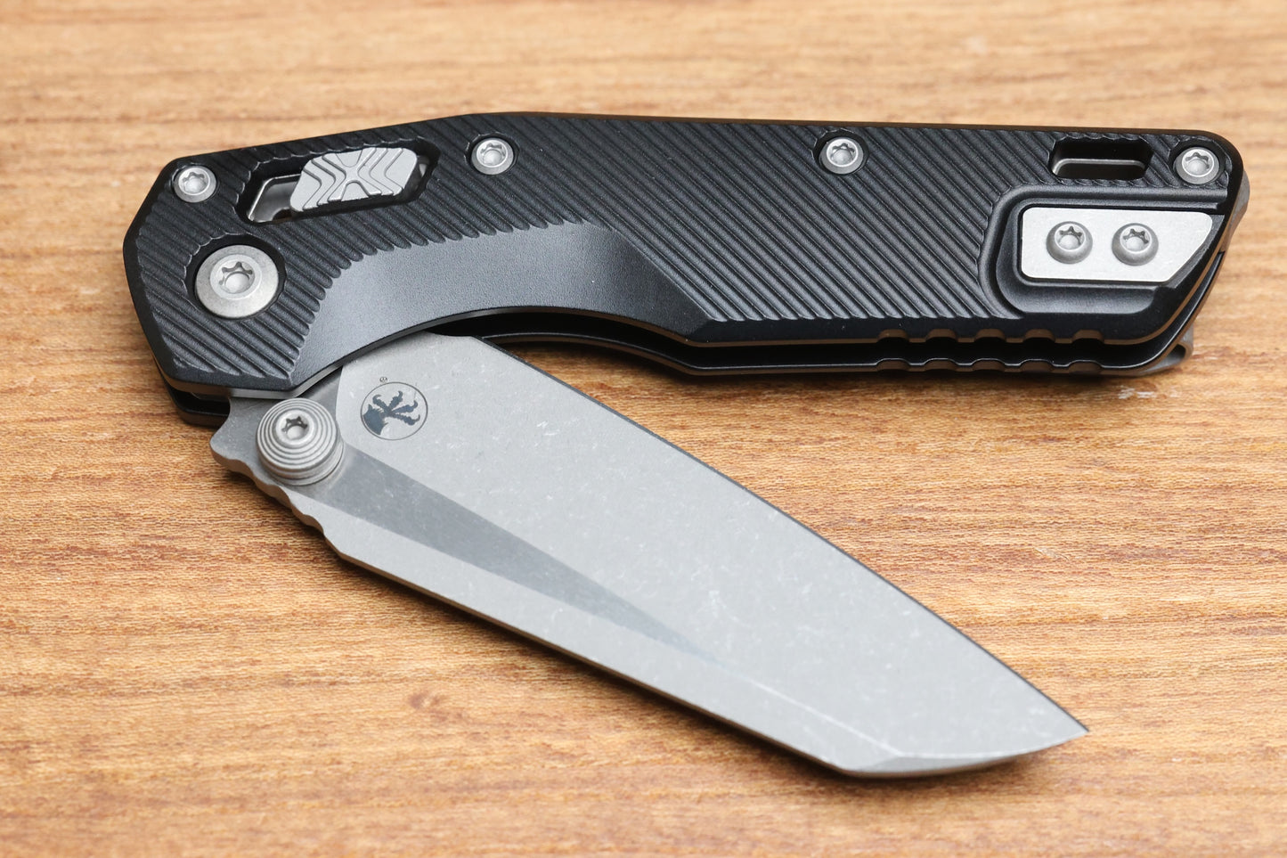 MICROTECH MSI RAM LOK MINI BLACK FLUTED ALUMINUM HANDLES W/ APOCALYPTIC M390MK 210M-10APFL