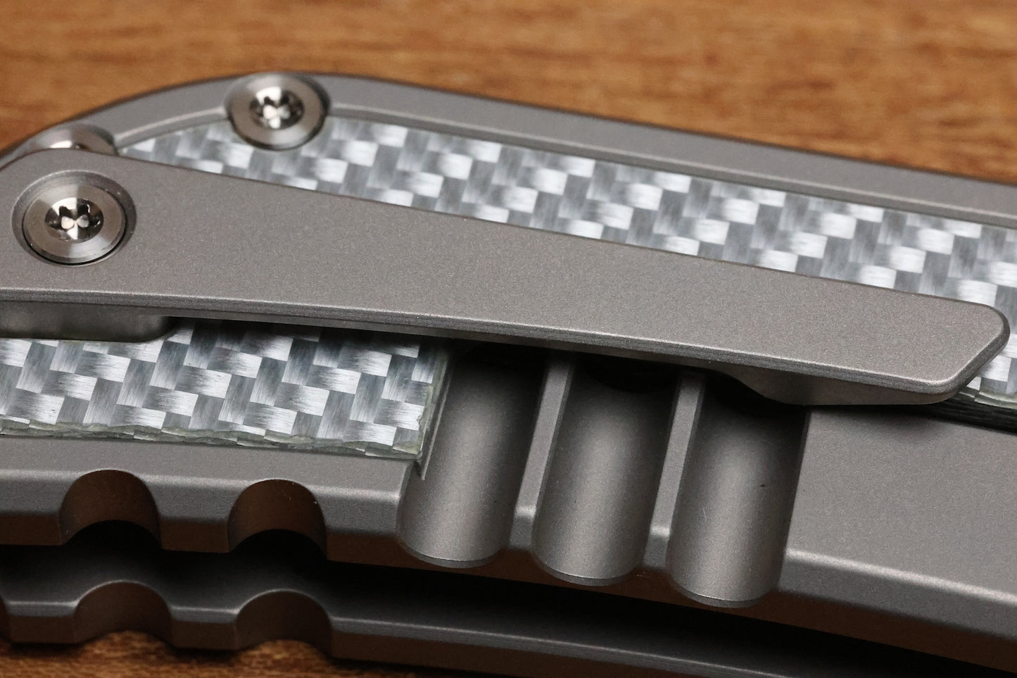 MECHFORCE KNIVES ALPHAHUNTER COLLAB APOCALYPSE w/SILVER TWILL CARBON FIBER INLAYS & M390 BLADE