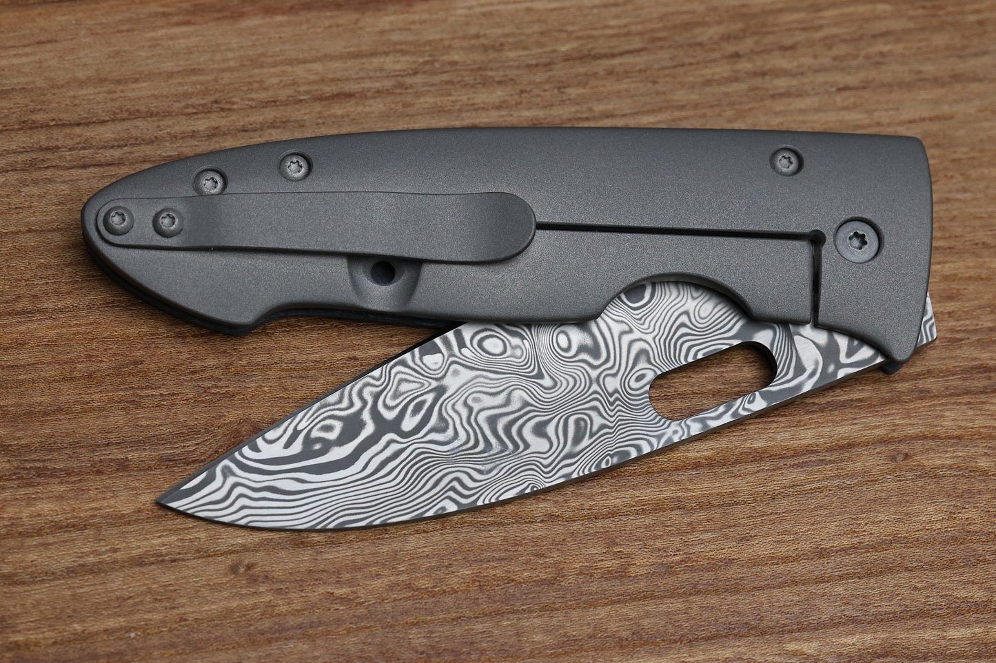 TOM MAYO WHITE CARBOTI LARGE DAMASTEEL WHARNIE