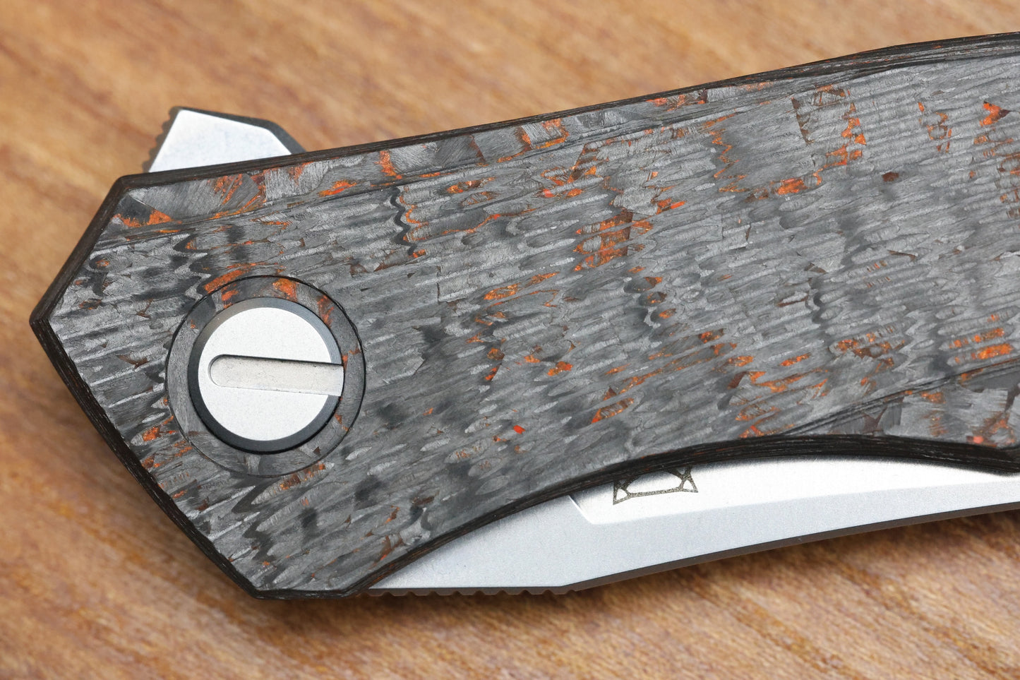 SHIROGOROV KNIVES QUANTIUM HALLOWEEN EDITION - CROMAX PM BLADE - TITANIUM/"HALLOWEEN" TECHNOCARBO W/ LUMINOFOR HANDLE - MRBS