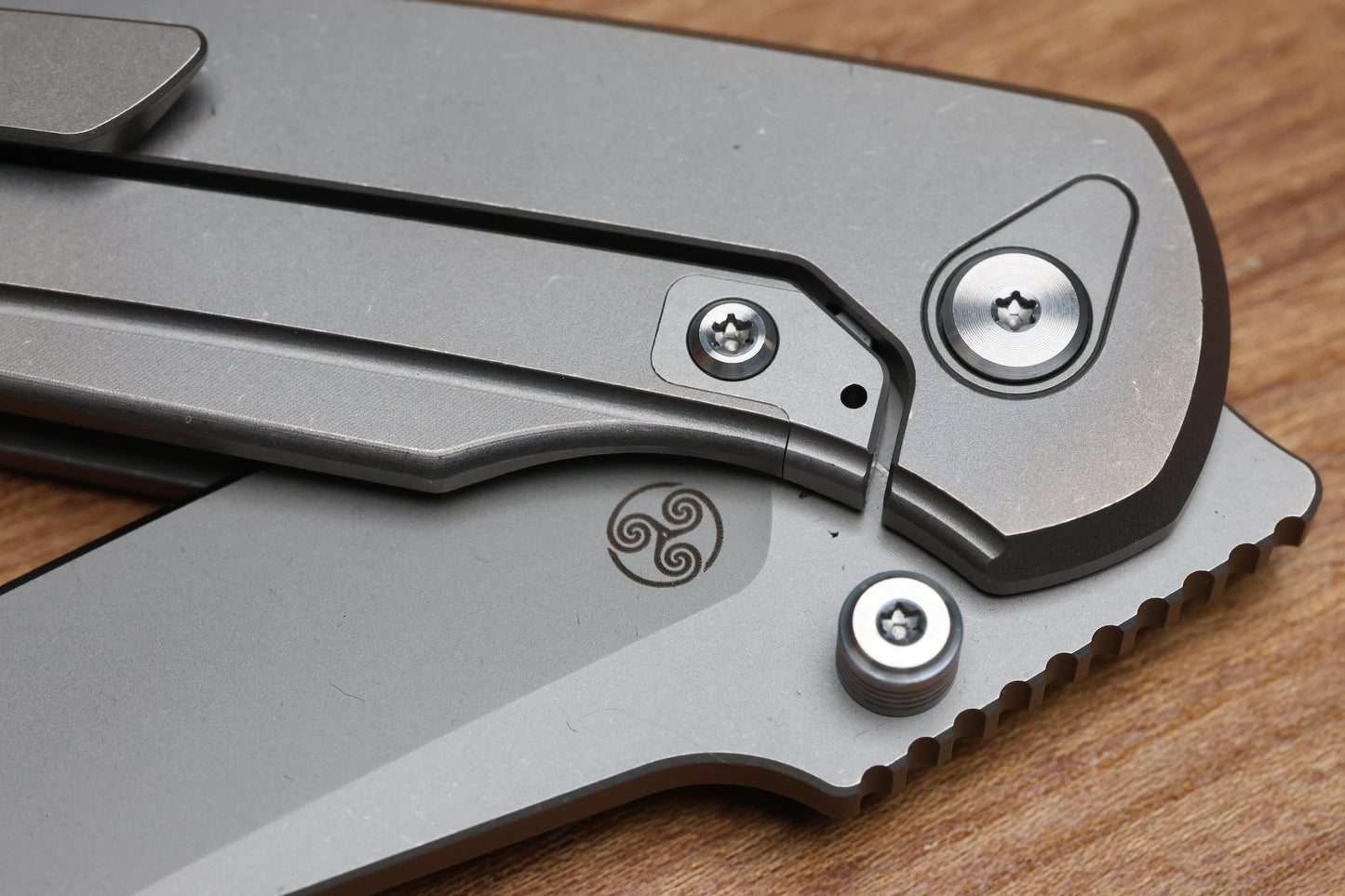 CHAVES KNIVES JAKE MCCOY DISCIPLE STREET STONEWASH TITANIUM INTEGRAL HANDLE & STONEWASH M390