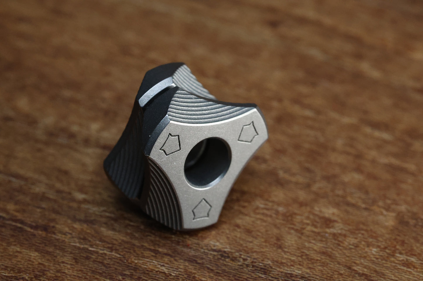 SHIROGOROV HELIX BEAD – TITANIUM