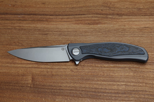 SHIROGOROV CUSTOM DIVISION F95NL – ELECTROWEAVE CARBOTI/TITANIUM HANDLE – VANAX 37 BLADE – SRRBS