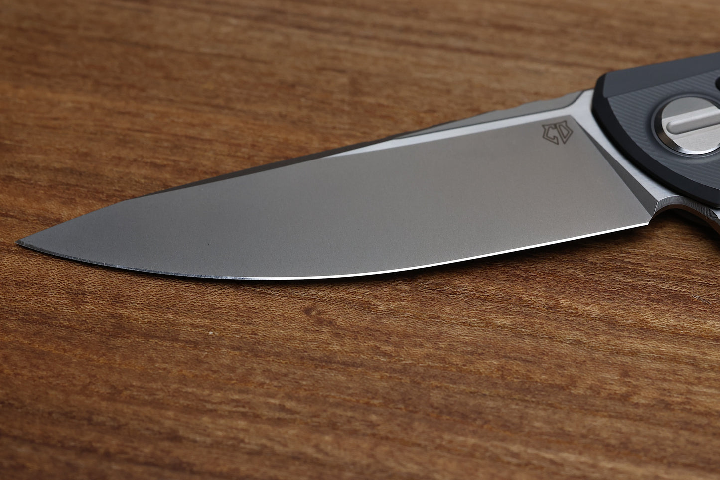 SHIROGOROV CUSTOM DIVISION F95NL – ELECTROWEAVE CARBOTI/TITANIUM HANDLE – VANAX 37 BLADE – SRRBS