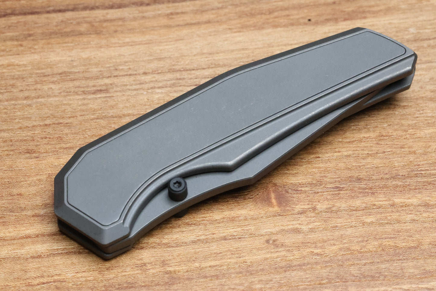CHAVES KNIVES JAKE MCCOY OMEGA STREET STONEWASH GRAY PVD TITANIUM INTEGRAL HANDLE & STONEWASH GRAY PVD M390