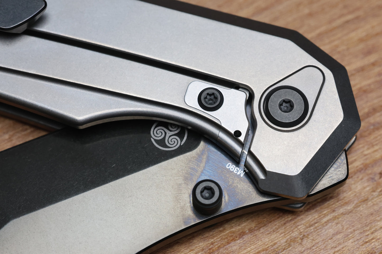 CHAVES KNIVES JAKE MCCOY OMEGA STREET BRIGHT STONEWASH TITANIUM INTEGRAL HANDLE & BRIGHT STONEWASH DLC M390