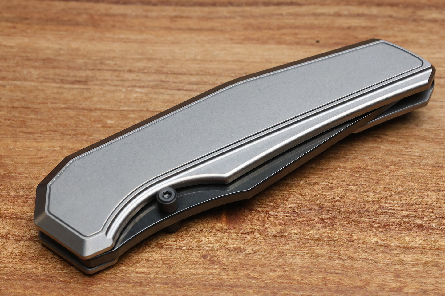 CHAVES KNIVES JAKE MCCOY OMEGA STREET BRIGHT STONEWASH TITANIUM INTEGRAL HANDLE & BRIGHT STONEWASH DLC M390