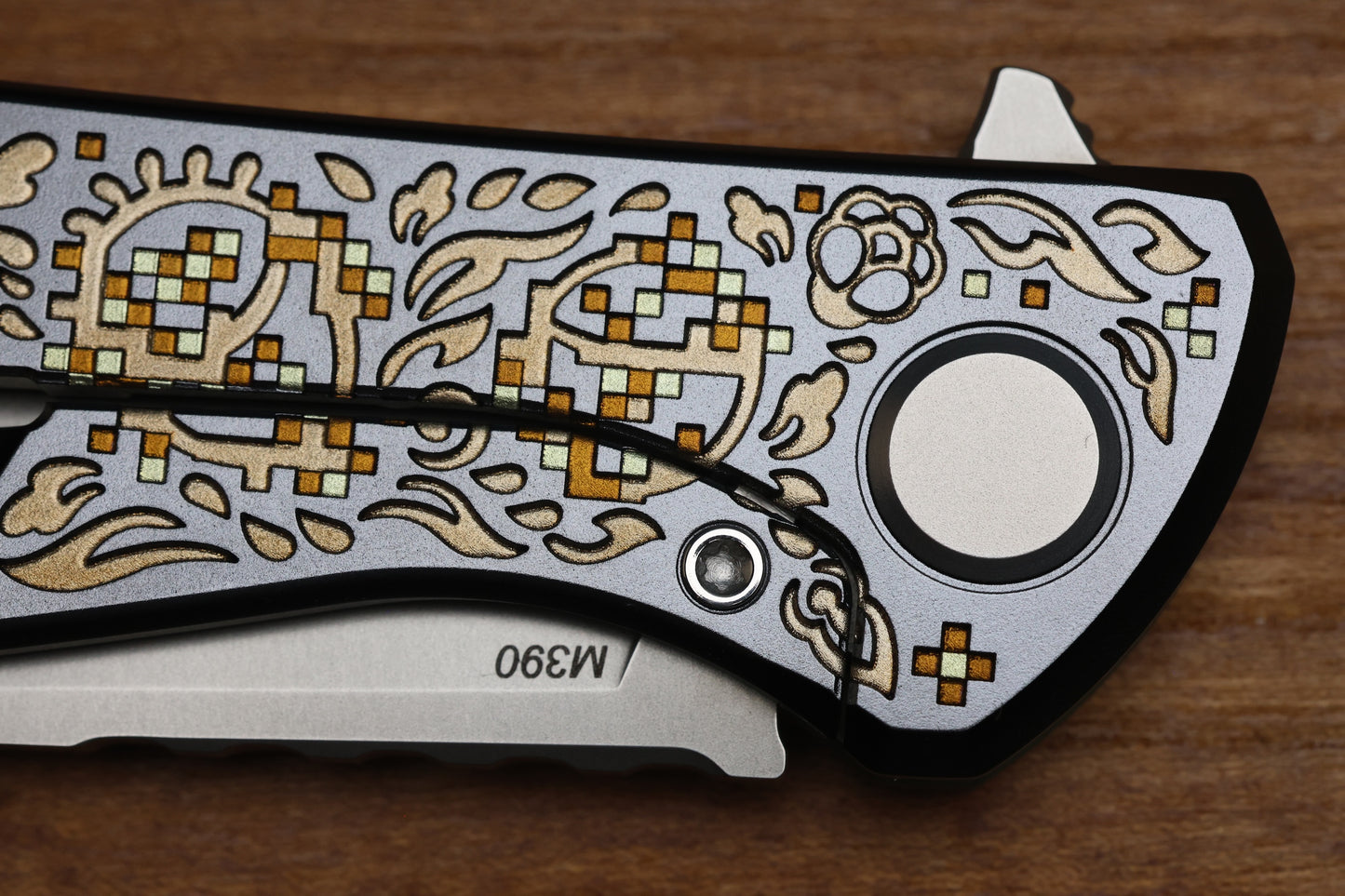 SHIROGOROV KNIVES / TI2 DESIGN COLLABORATION BLACK HULA "BRONZE PIXELATED FLOWER" F95 - M390 BLADE - TITANIUM HANDLE - MRBS