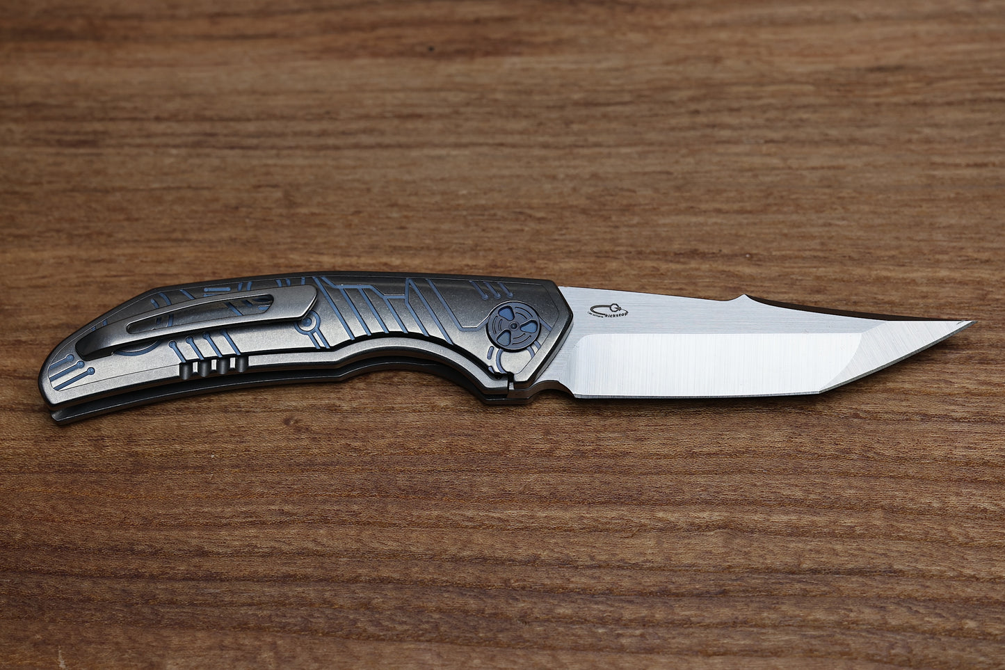 WINGMANEDC FERUS – M390 – INTEGRAL TITANIUM W- BLUE TITANIUM INLAY