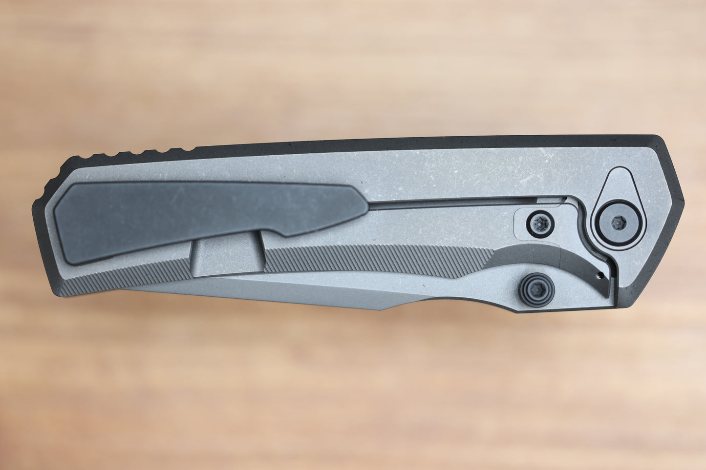 CHAVES KNIVES SAM TRAN ARISON STREET INTEGRAL STONEWASH GREY PVD TITANIUM STONEWASH GREY PVD M390 BLADE