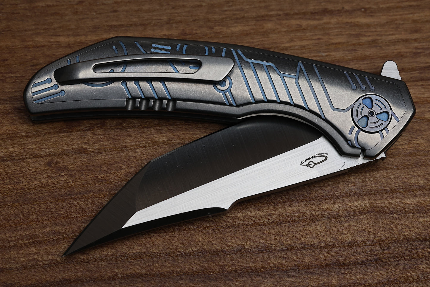 WINGMANEDC FERUS – M390 – INTEGRAL TITANIUM W- BLUE TITANIUM INLAY