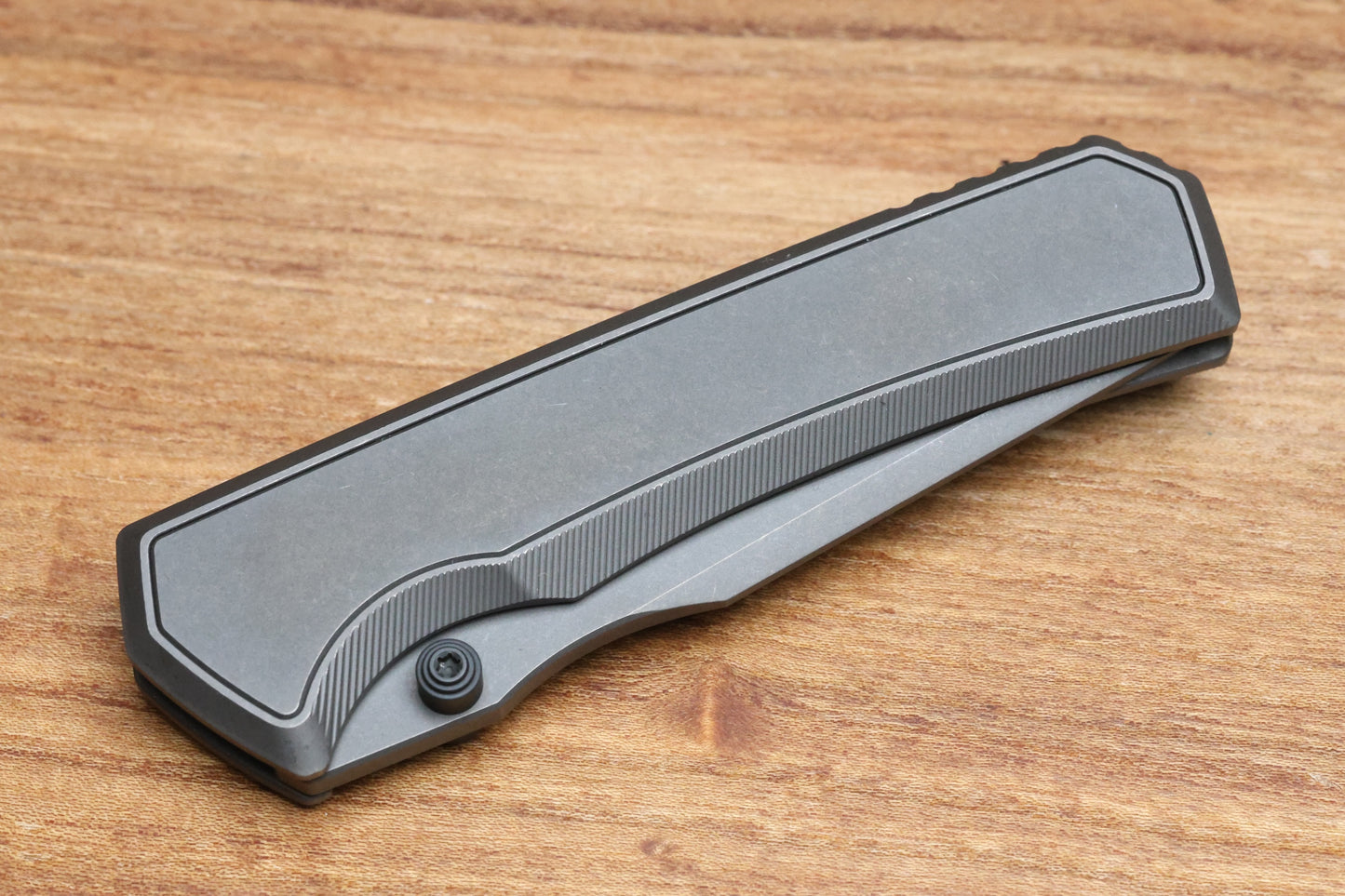 CHAVES KNIVES SAM TRAN ARISON STREET INTEGRAL STONEWASH GREY PVD TITANIUM STONEWASH GREY PVD M390 BLADE