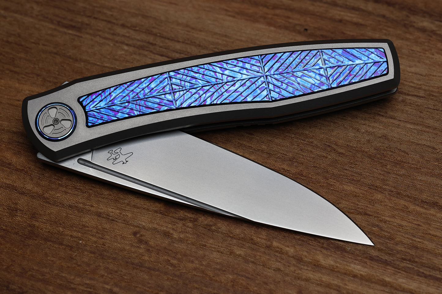 WINGMANEDC GORIZONT - MACH 3 - FROSTED SATIN M390 BLADE - TITANIUM/LAYERED TITANIUM HANDLE