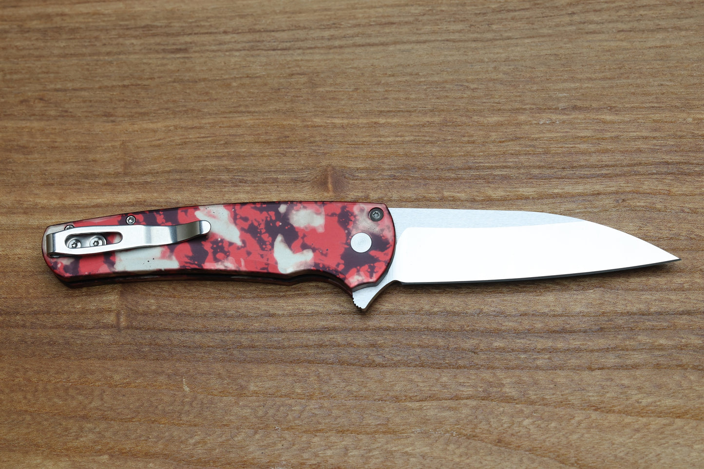 PRO-TECH MALIBU CRIMSON TIGER CAMO HANDLE & SATIN WHARNCLIFFE BLADE 5300-CTC