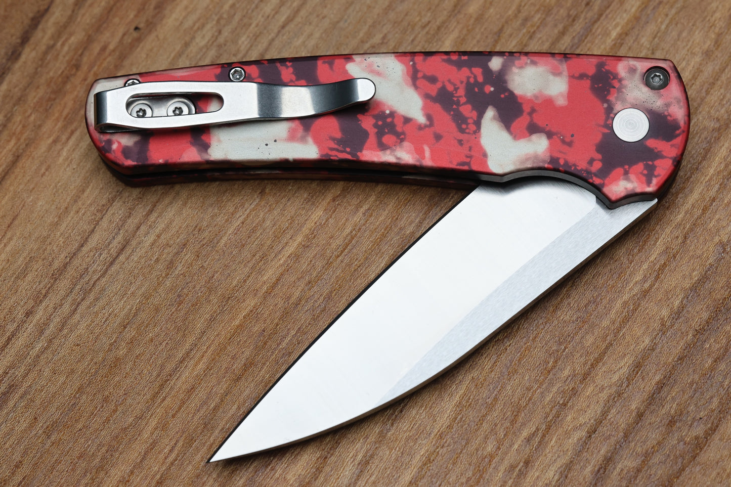 PRO-TECH MALIBU CRIMSON TIGER CAMO HANDLE & SATIN WHARNCLIFFE BLADE 5300-CTC