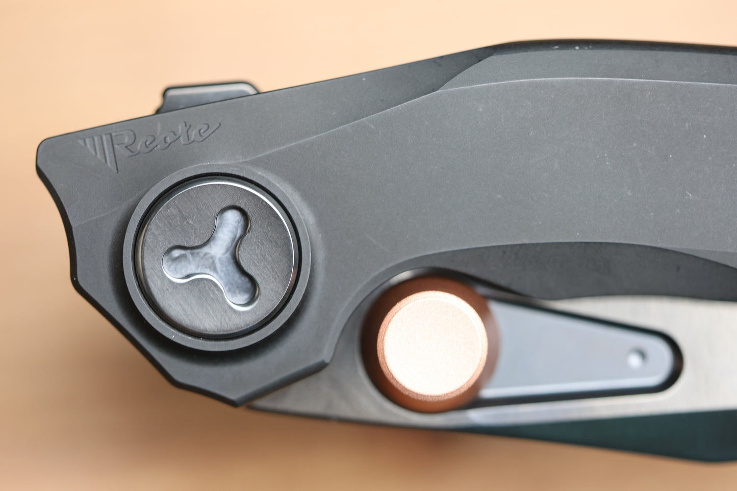 REATE KNIVES VK-FROK PVD TITANIUM HANDLE W/ SATIN DLC ELMAX