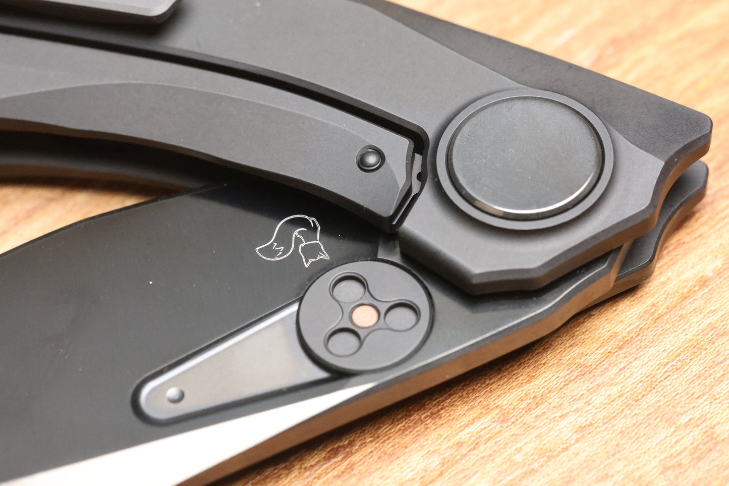 REATE KNIVES VK-FROK PVD TITANIUM HANDLE W/ SATIN DLC ELMAX